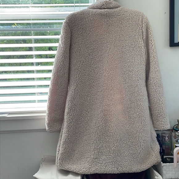 Women’s Long Lapel Teddy Coat - Picture 5 of 7